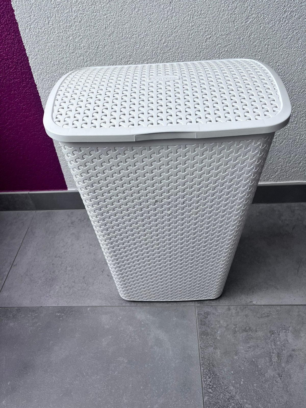Curver wasmand met deksel | wit rotanlook | netjes, Ophalen, Zo goed als nieuw, Wit