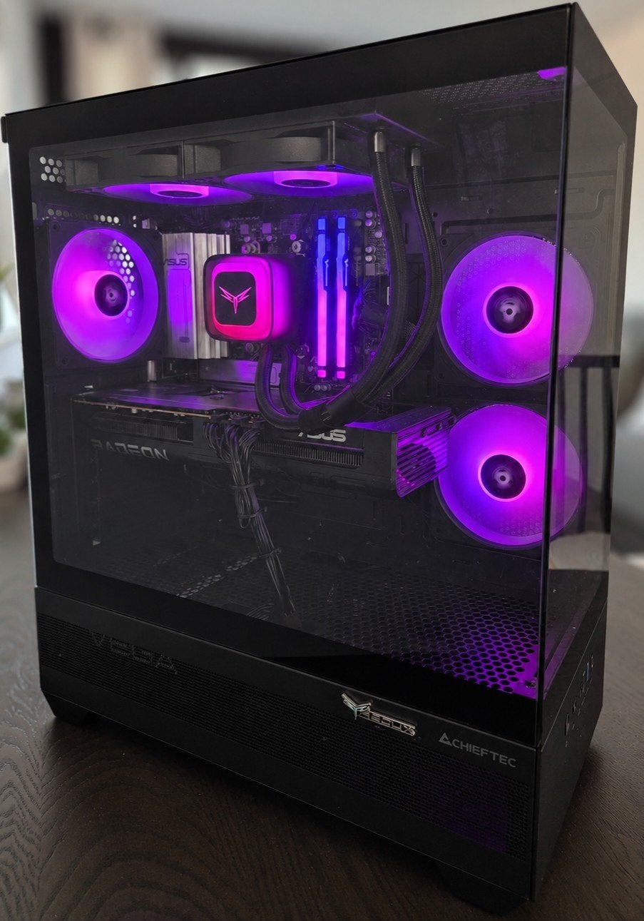 High-End Gaming PC RX 9070 XT 16GB + Ryzen 7 7800X3D, 32 GB, Virtual Reality, Ophalen of Verzenden, 1 TB