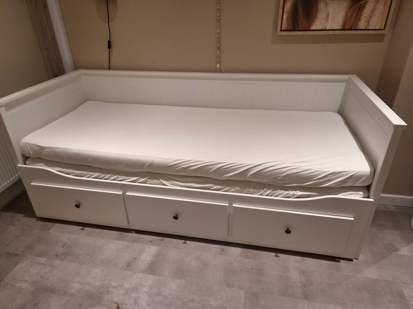 IKEA Hemnes Bedbank met 3 lades en 2 matrassen, Huis en Inrichting, Ophalen, Modern, Scandinavisch, Wit, Tweepersoons