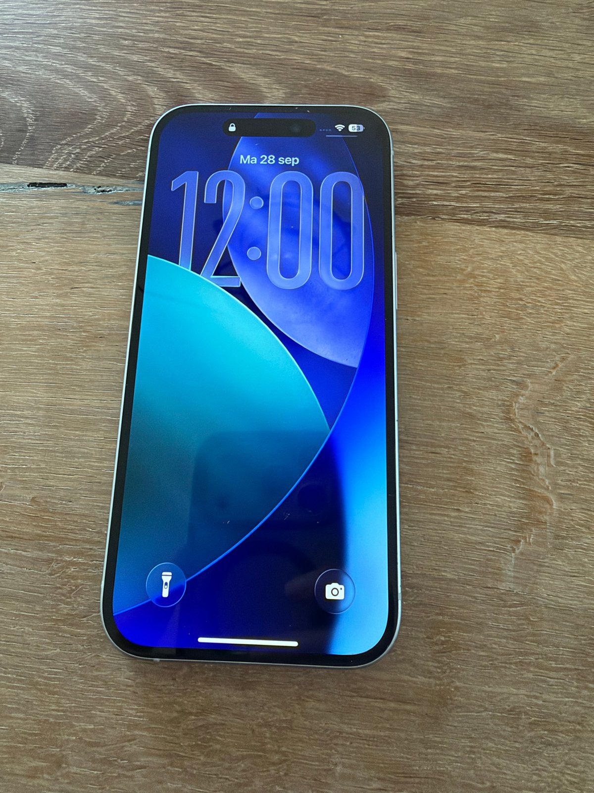 Foto 2 van iPhone 15 256 GB Zilver - Zo goed als nieuw