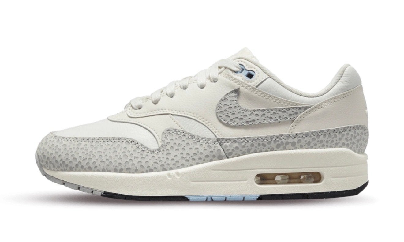 Gloednieuwe NIKE AIR MAX 1 “Safari Summit White” - 38 & 44,5, Kleding | Dames, Verzenden, Wit, Nieuw, Sneakers of Gympen