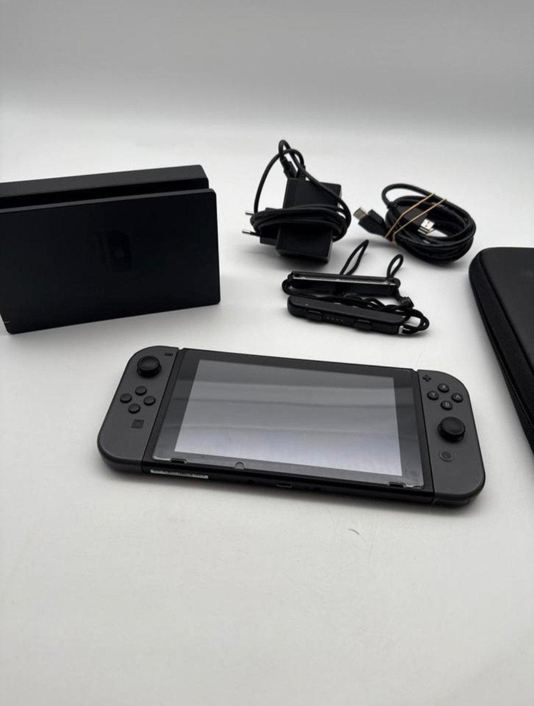 Nintendo Switch met Dock en Accessoires, Ophalen, Zo goed als nieuw, Met 2 controllers, Switch Original