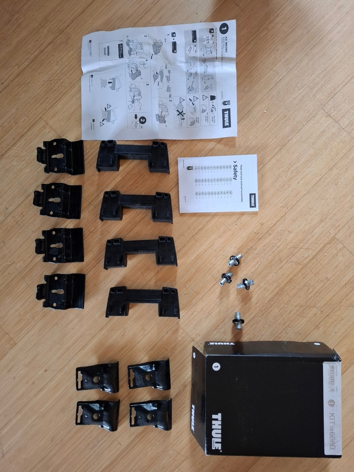 Thule Kit 186080 voor dakdragers - SuzukiSwace/ToyotaCoroll, Auto diversen, Dakdragers, Ophalen