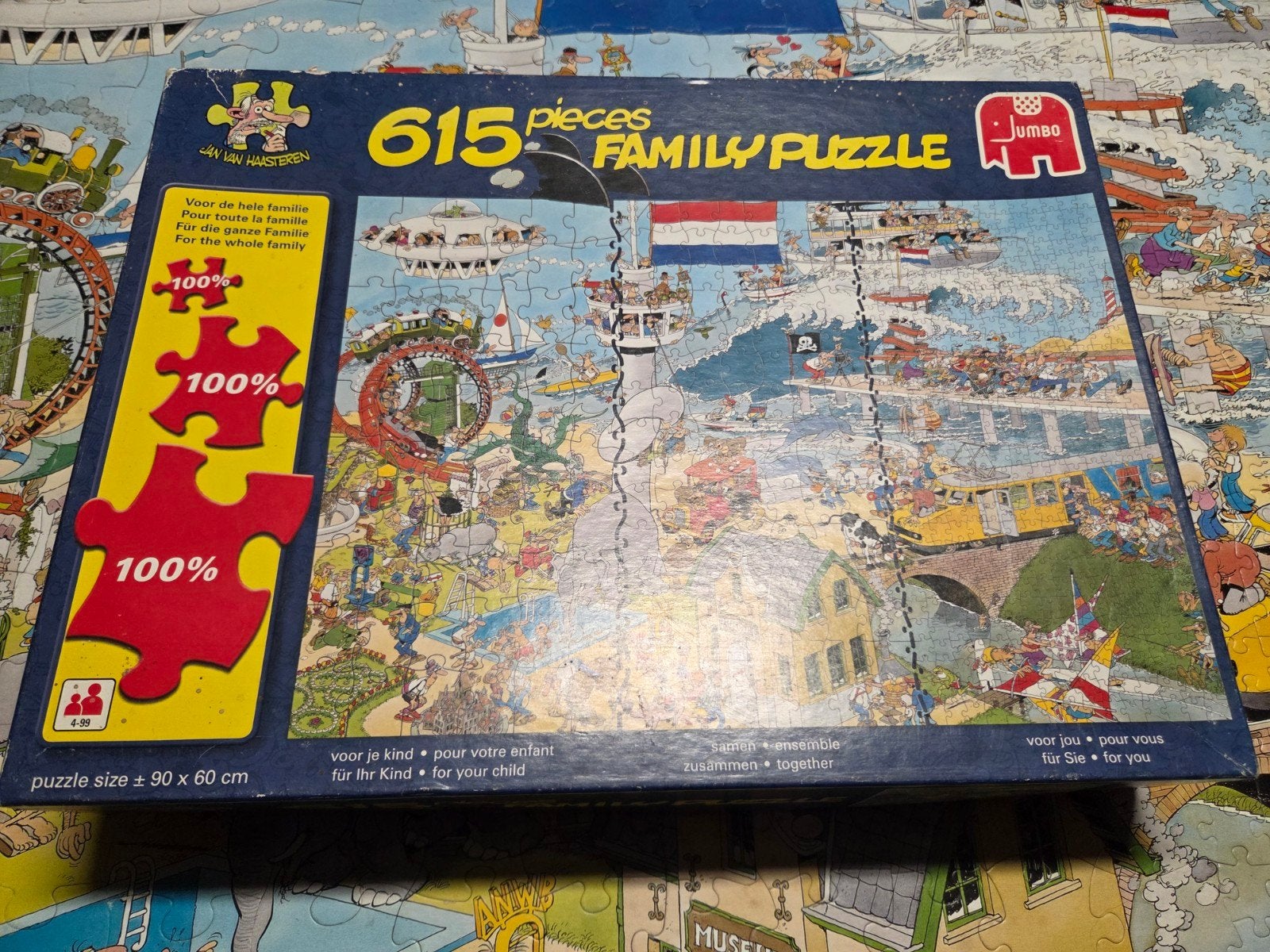 Jan van Haasteren Family Puzzle 615 stukjes - Land en Zee, Hobby en Vrije tijd, Denksport en Puzzels, Ophalen of Verzenden, 500 t/m 1500 stukjes