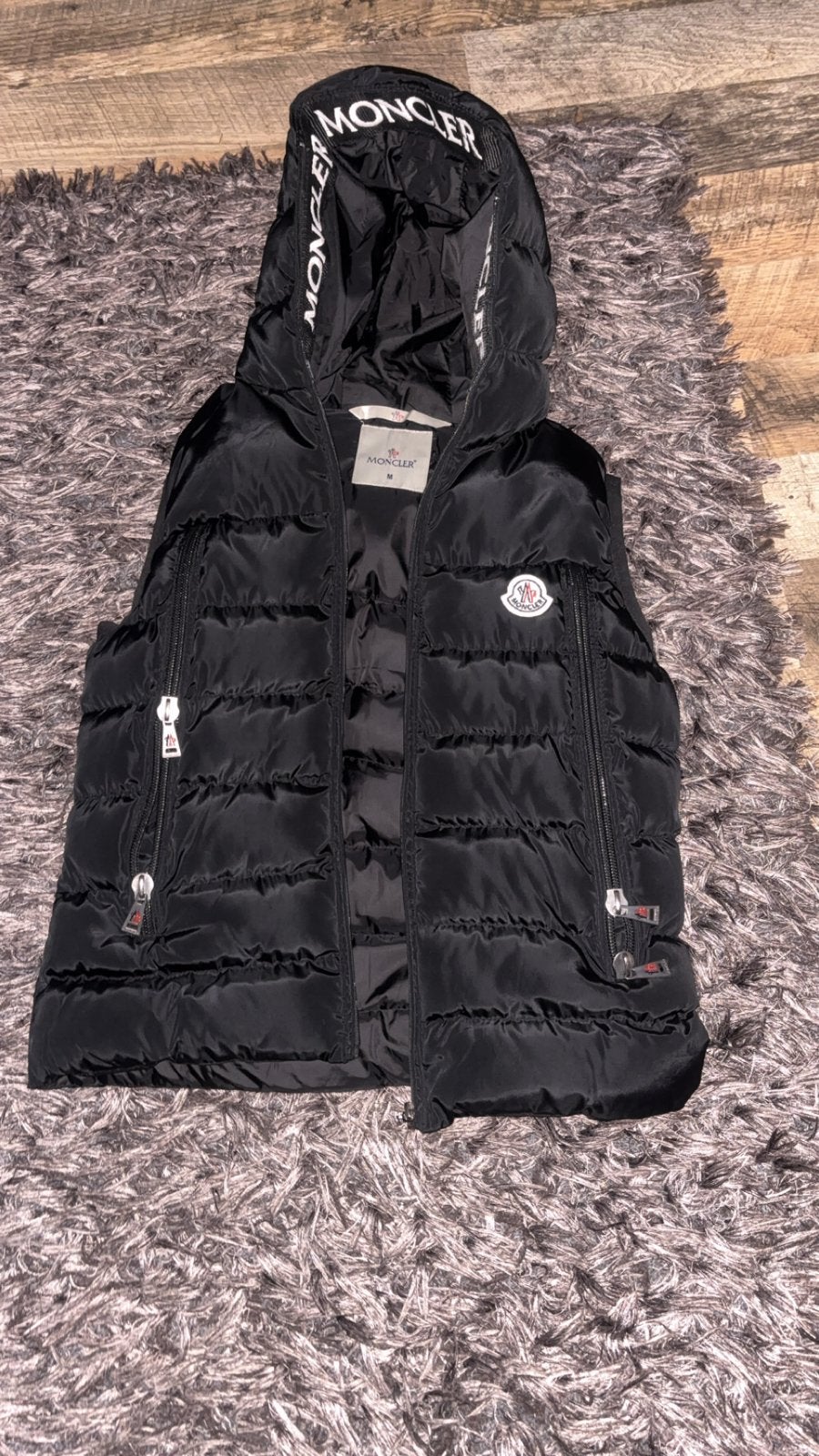 Moncler Bodywarmer Zwart met Capuchon, Ophalen, Zo goed als nieuw, Maat 38/40 (M), Zwart