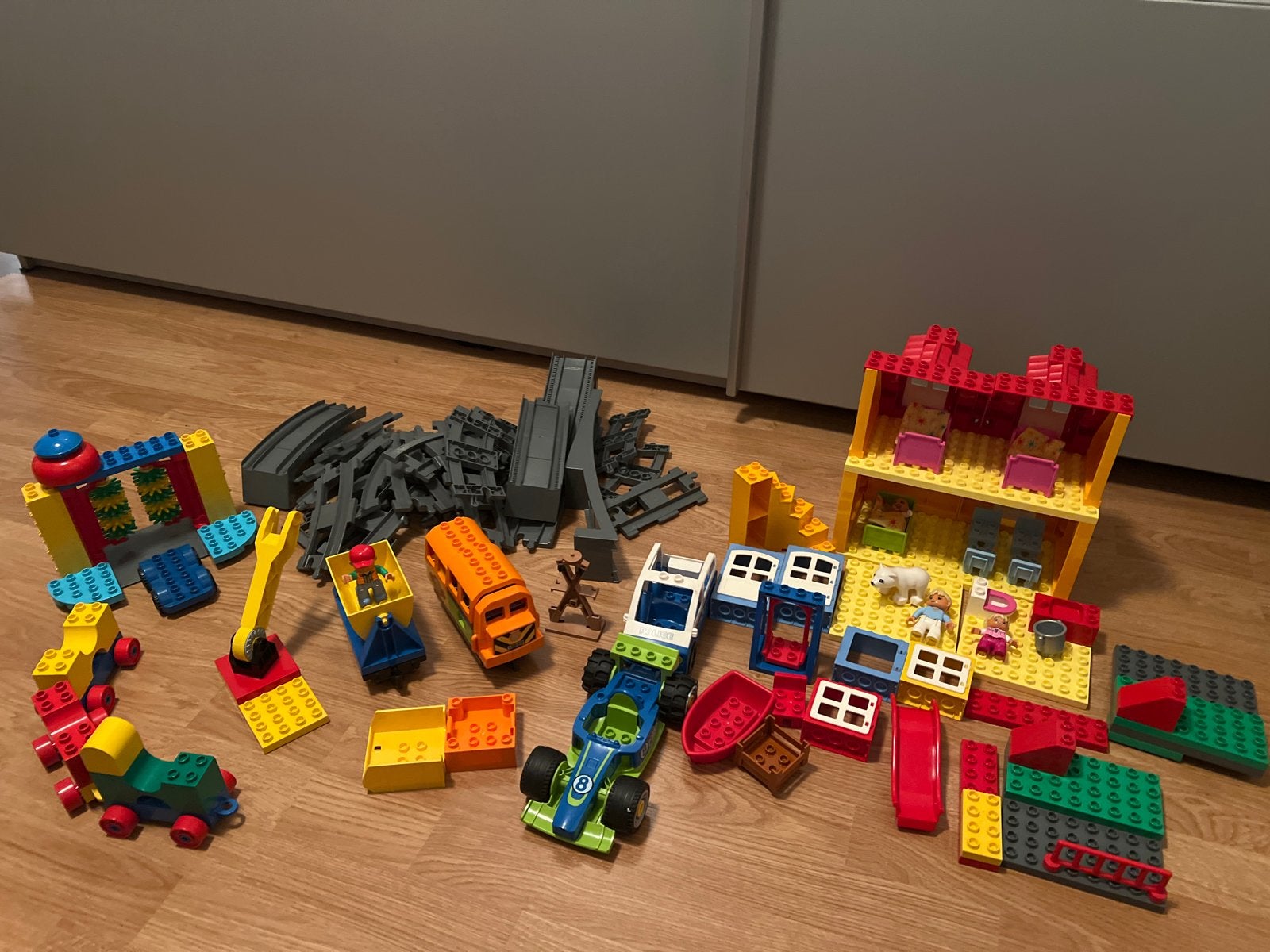 Grote partij LEGO Duplo: poppenhuis, trein, auto's en meer!, Kinderen en Baby's, Speelgoed | Duplo en Lego, Gebruikt, Inclusief extra onderdelen