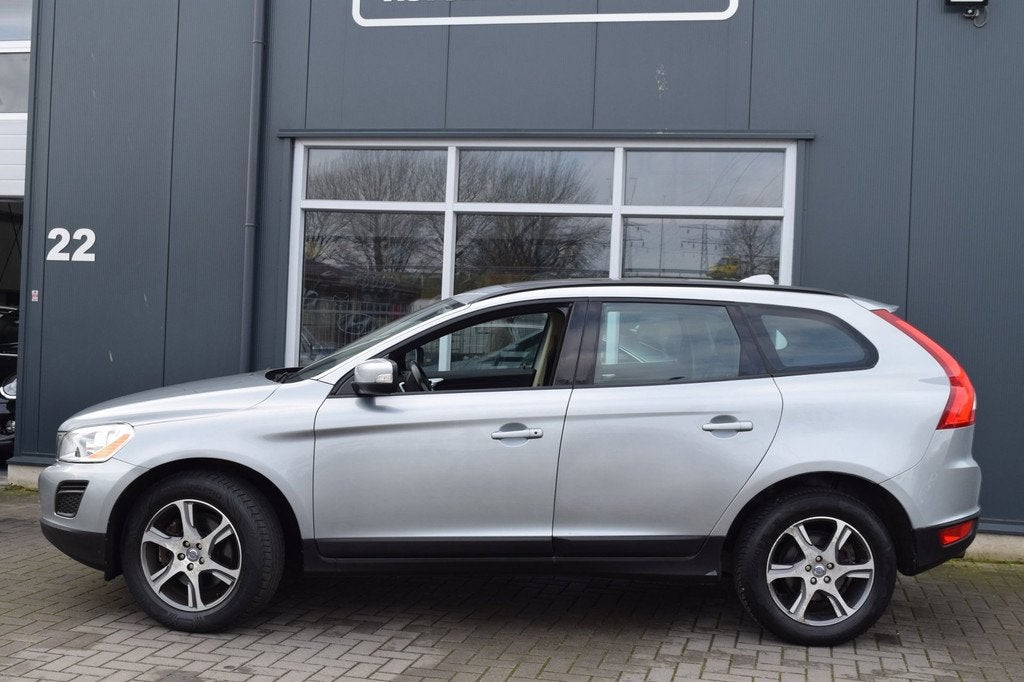 Volvo XC60 2.0T Kinetic | Automaat | Pano | NAP + APK 2-2027, Auto's, Volvo, Euro 5, Stof, 4 cilinders, Origineel Nederlands