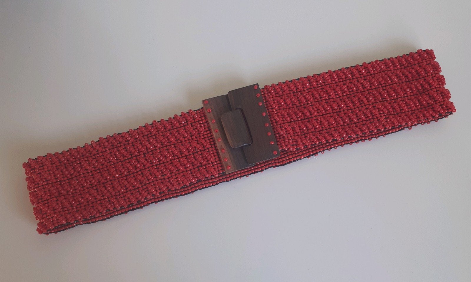 Ceintuur rode kralen en houten gesp Nieuw, Kleding | Dames, Nieuw, Tailleriem, Ophalen of Verzenden, Rood
