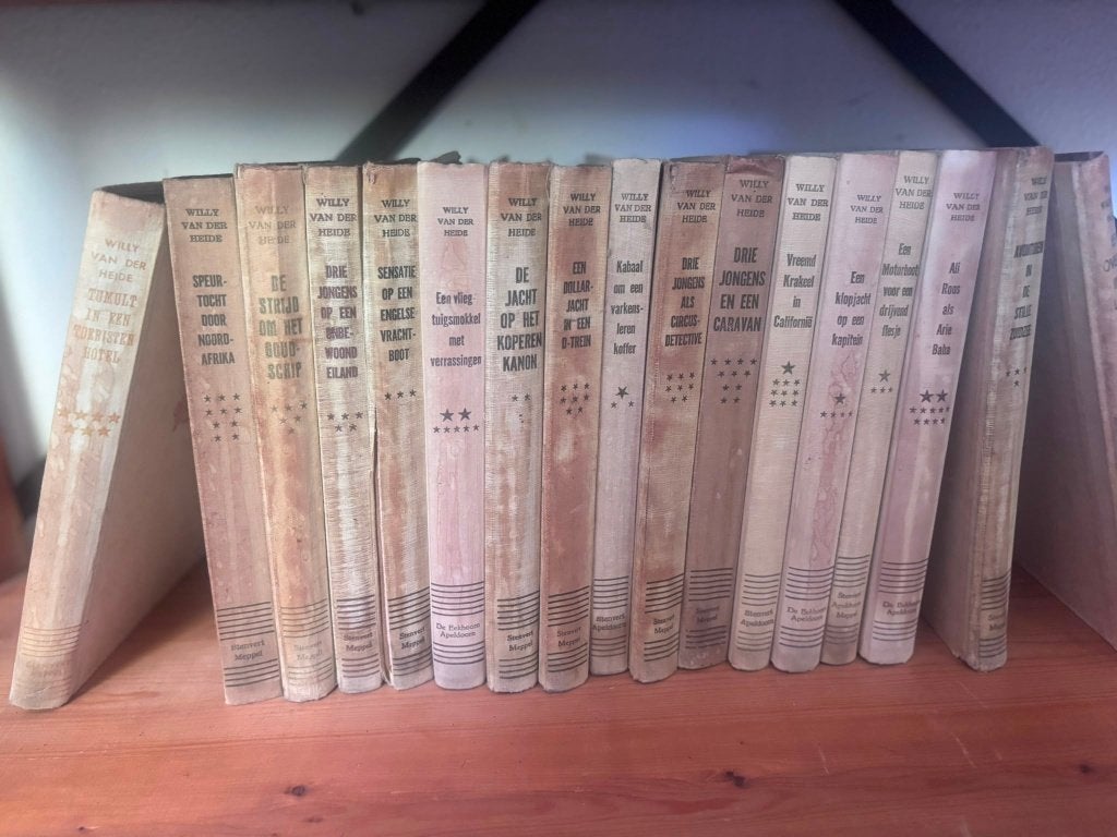 17x Bob Evers Pockets (Willy van der Heide), Boeken, Willy van der Heide, Fictie, Ophalen, Gelezen