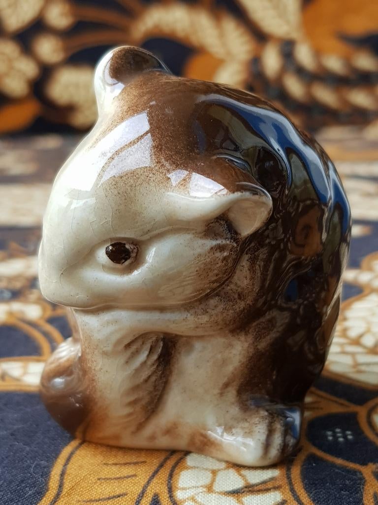 Slaapmuis mooi oud Engels beeldje van Poole porselein 7 cm., Ophalen of Verzenden