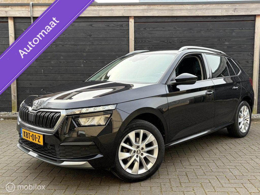 Skoda Kamiq 1.0 TSI Ambition DSG AUTOMAAT / FM nav / Carplay, Auto's, Skoda, Stof, Gebruikt, Zwart, Zwart