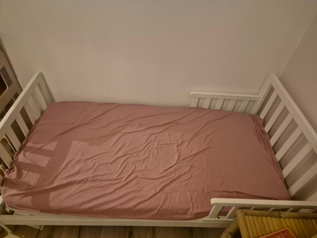 Peuterbed Gratis, Huis en Inrichting, Overige materialen, Wit, Zo goed als nieuw, Eenpersoons