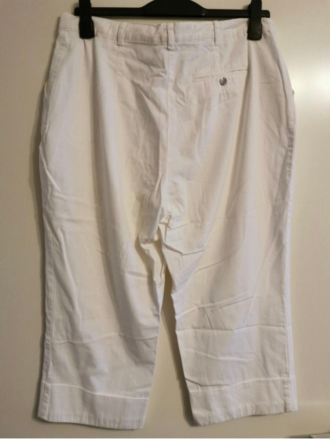 Witte driekwart broek gardeur mt 44 ZGAN!

Smetteloos wit.
L, Wit, Maat 42/44 (L), Ophalen of Verzenden, Zo goed als nieuw