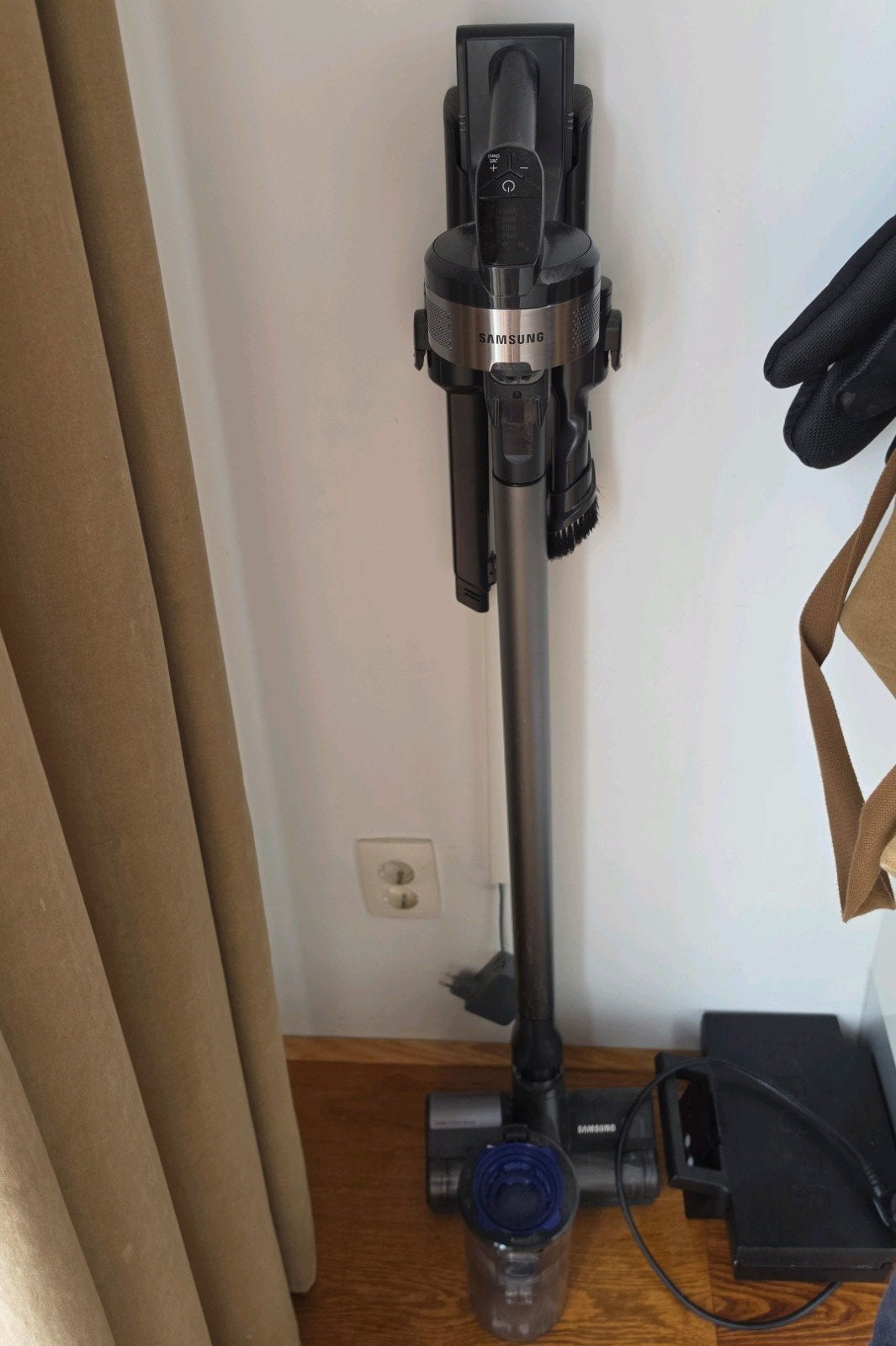 Samsung Jet75E steelstofzuiger. Jet 75 E., Witgoed en Apparatuur, Stofzuigers, Ophalen, Gebruikt, Reservoir, Steelstofzuiger