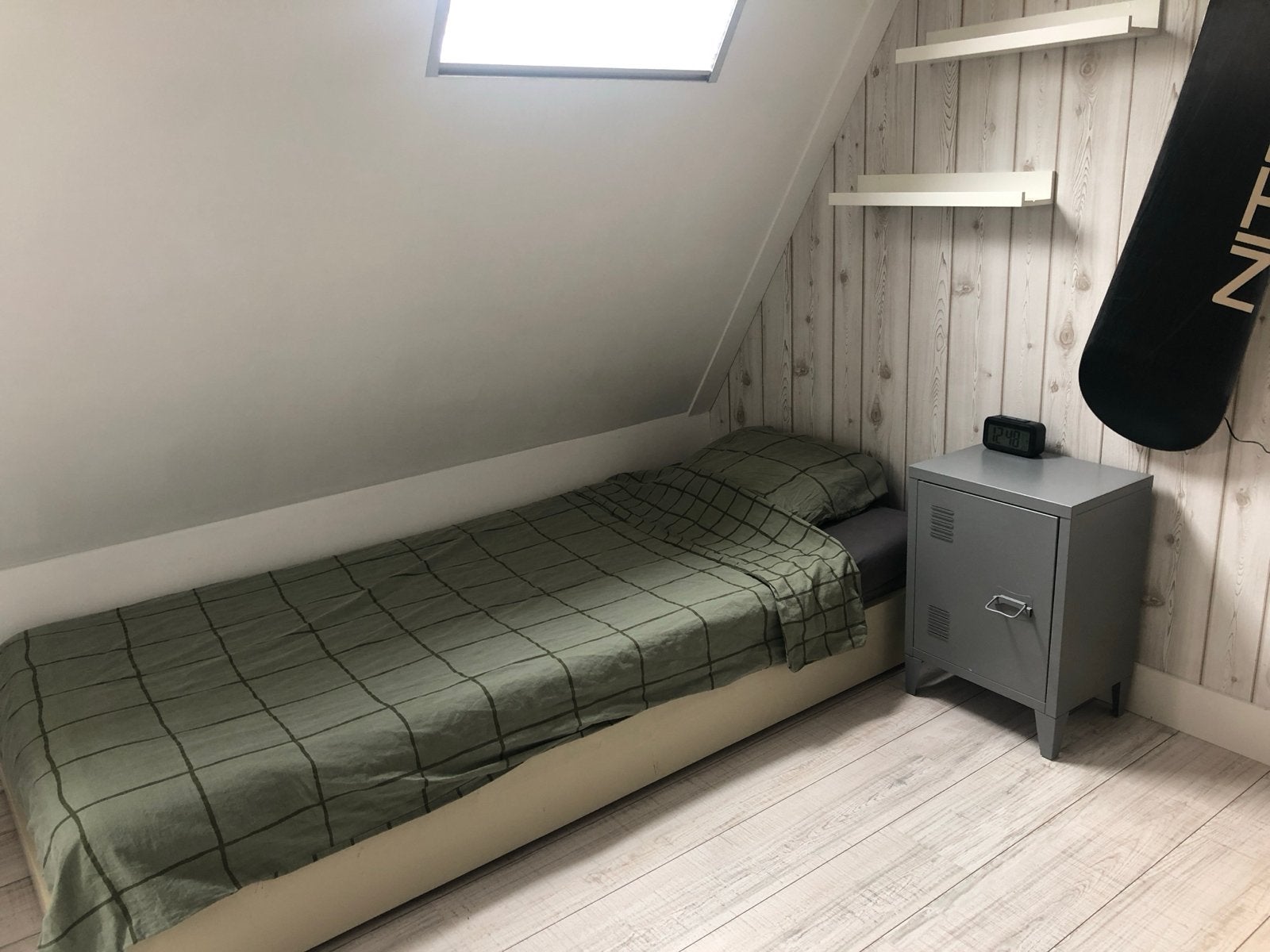 Eenpersoonsbed met 2 matrassen - beige/groen, Ophalen, Gebruikt, 180 cm of meer, 85 tot 100 cm