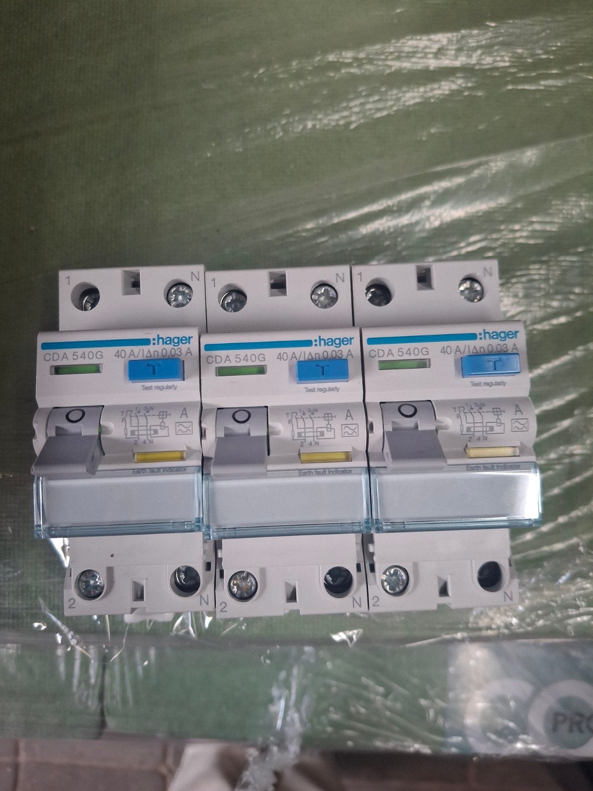 3 Hager CDA 540G Aardlekschakelaars 2P, Ophalen of Verzenden