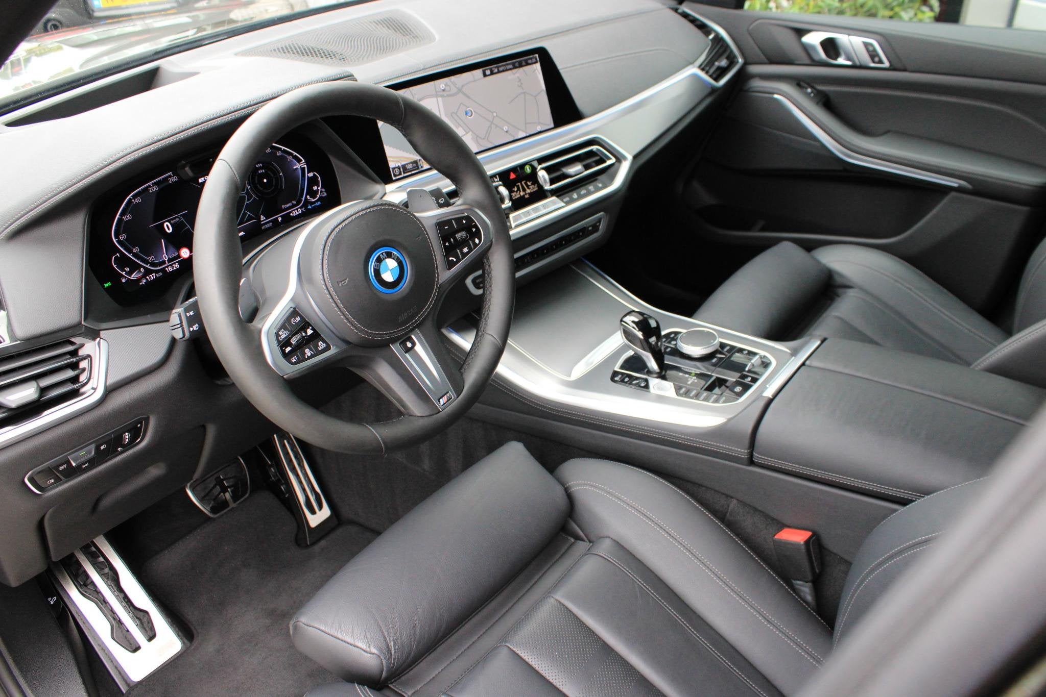 BMW X5 xDrive45e m Sport Manhattan | Trekhaak | Laser | Comf, Auto's, Dealer onderhouden, Gebruikt, 394 pk, Vierwielaandrijving