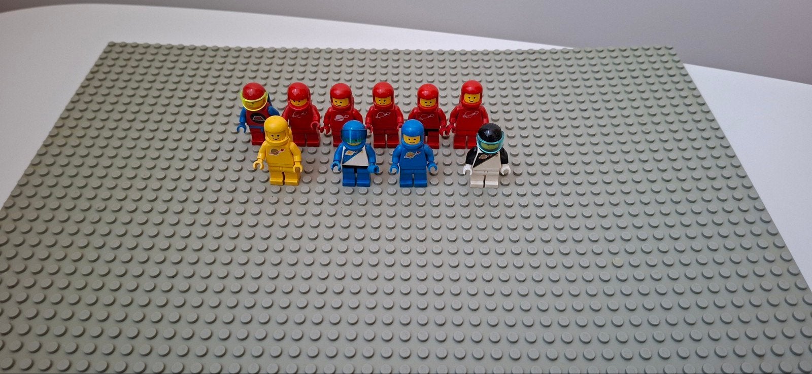Lego Classic Space Astronauten Minifiguren - Diverse Kleuren, Gebruikt, Overige thema's, Lego, Ophalen of Verzenden
