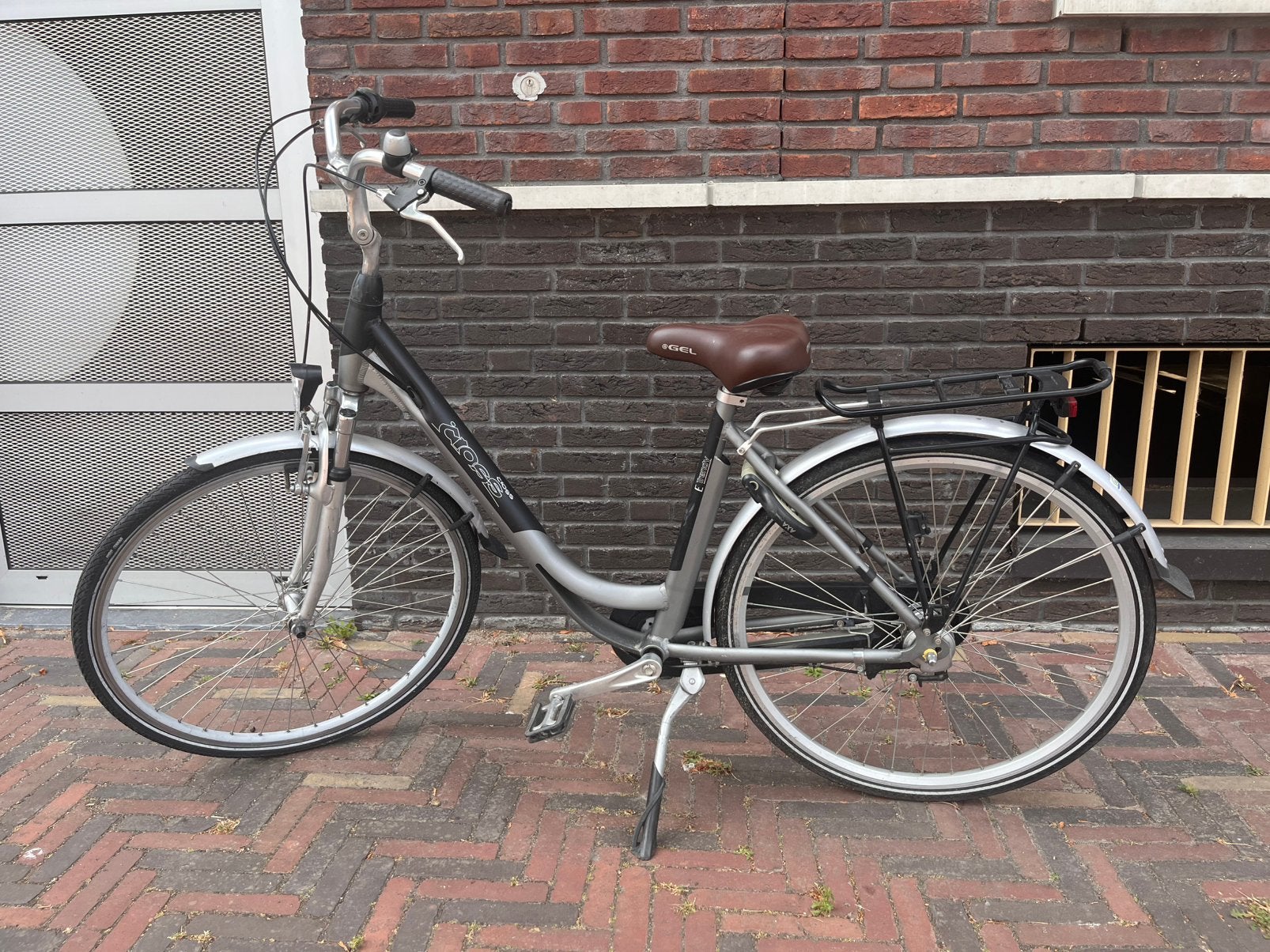 Cross damesfiets 28 inch – 3 versnellingen – frame 50 cm, Fietsen en Brommers, Fietsen | Dames | Damesfietsen, Versnellingen, Zo goed als nieuw