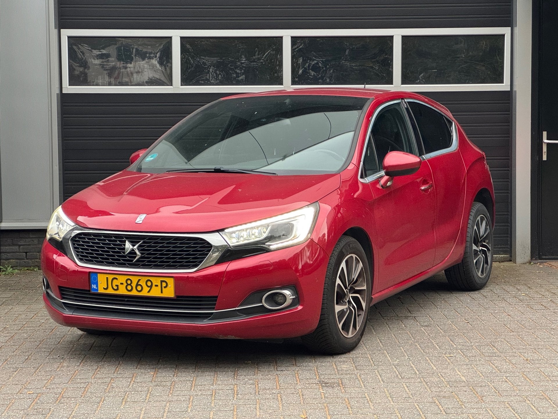 DS 4 1.6 THP Chic LEES ADVERTENTIE, Auto's, Gebruikt, Euro 6, 4 cilinders, 1650 kg