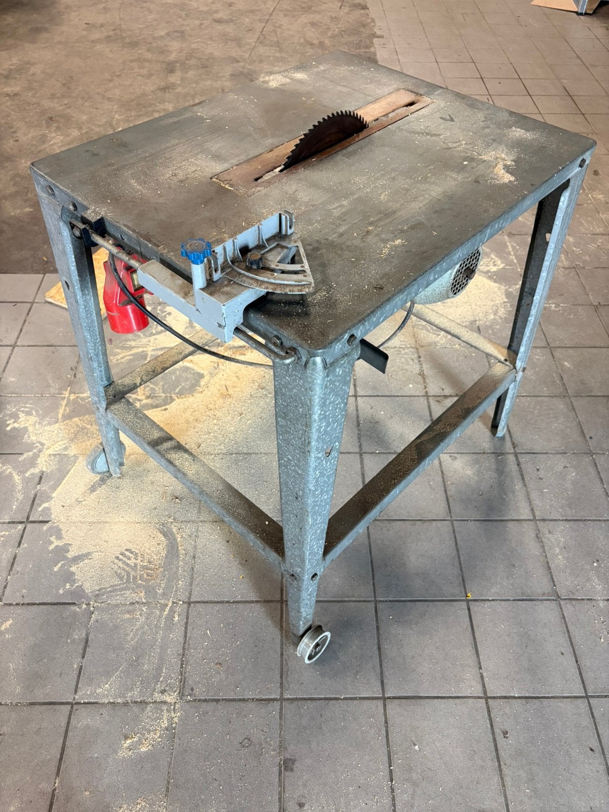 Zaagtafel, Ophalen, Cirkelzaag, Zo goed als nieuw, 30 tot 70 mm
