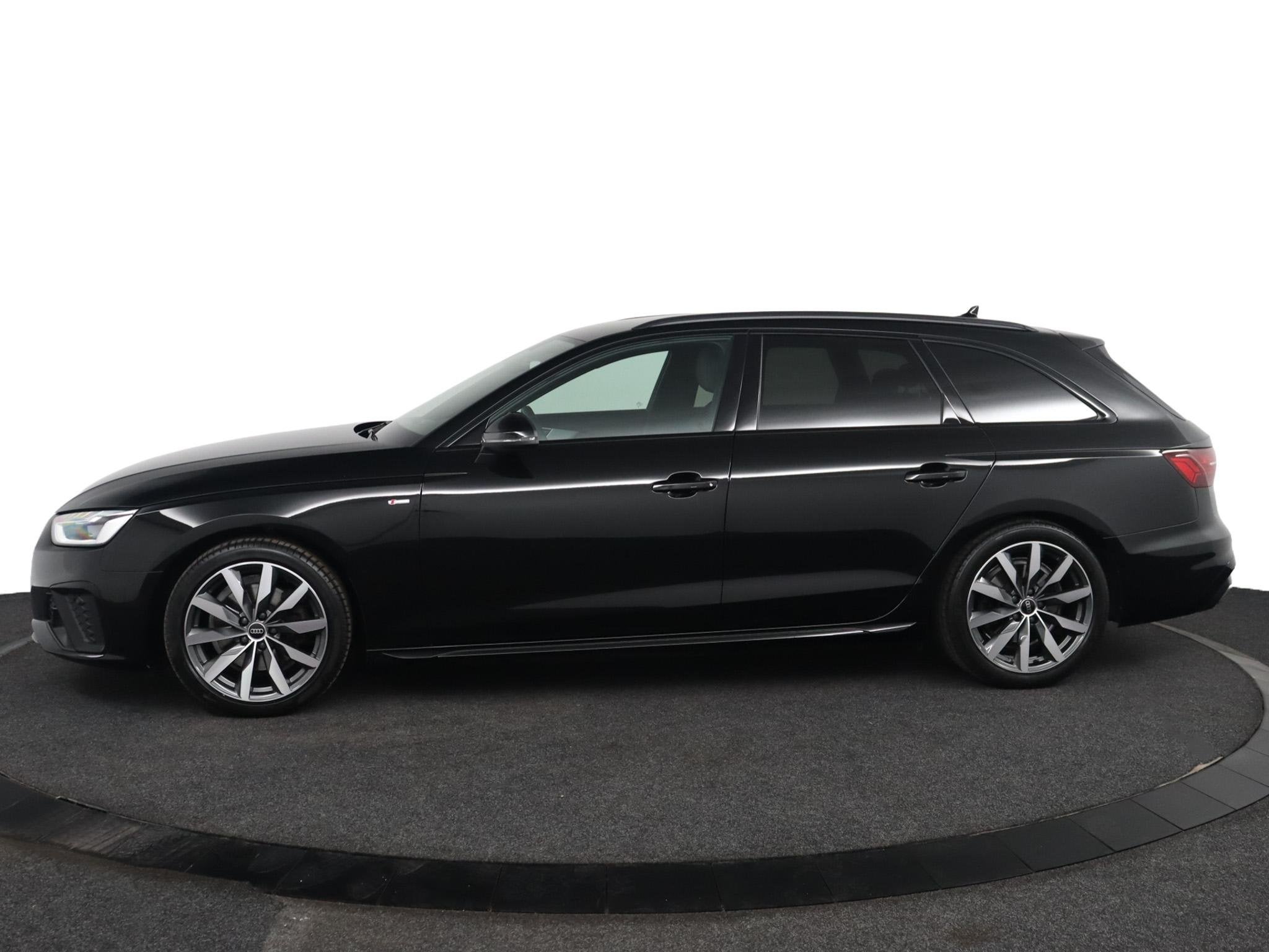 Audi A4 Avant 35 TFSI S edition Competition |NAP, Gebruikt, 4 cilinders, Zwart, Origineel Nederlands