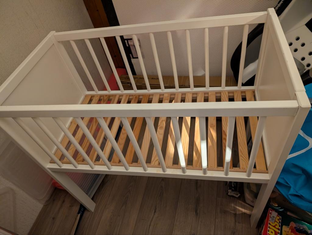 Leuk wit babywiegje, Kinderen en Baby's, Babywiegjes en Ledikanten, Ophalen, Zo goed als nieuw, Wieg