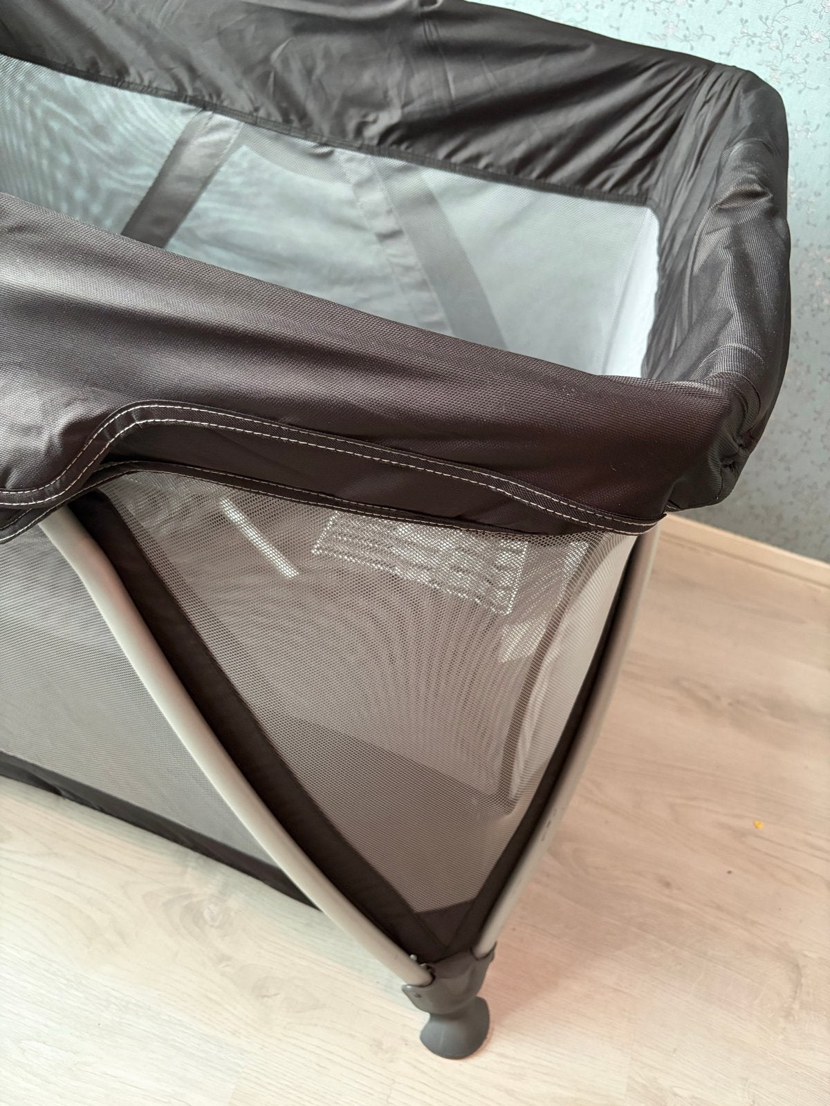 Nuna Sena campingbedje met extra matras, Ophalen, Gebruikt, Minder dan 140 cm, Matras