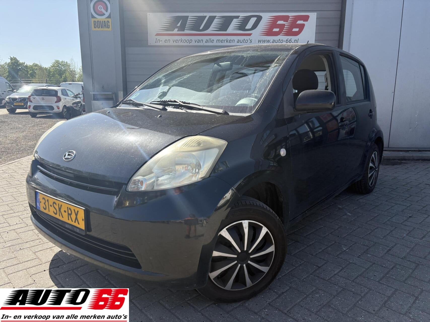 Daihatsu Sirion 2 1.0-12V Trend APK tot 08-2027, Auto's, Daihatsu, Voorwielaandrijving, Metallic lak, Stof, Gebruikt