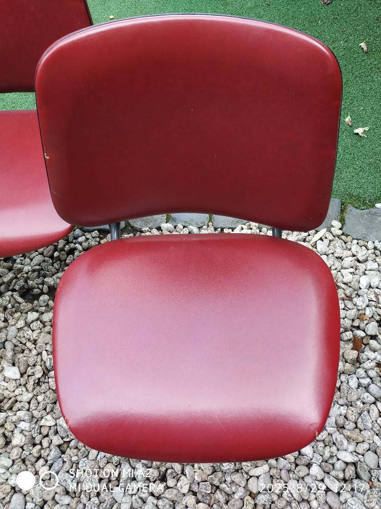 Vintage Car Katwijk stoelen, Huis en Inrichting, Stoelen, Gebruikt, Vijf, Zes of meer stoelen, Kunststof, Metaal, Rood, Ophalen