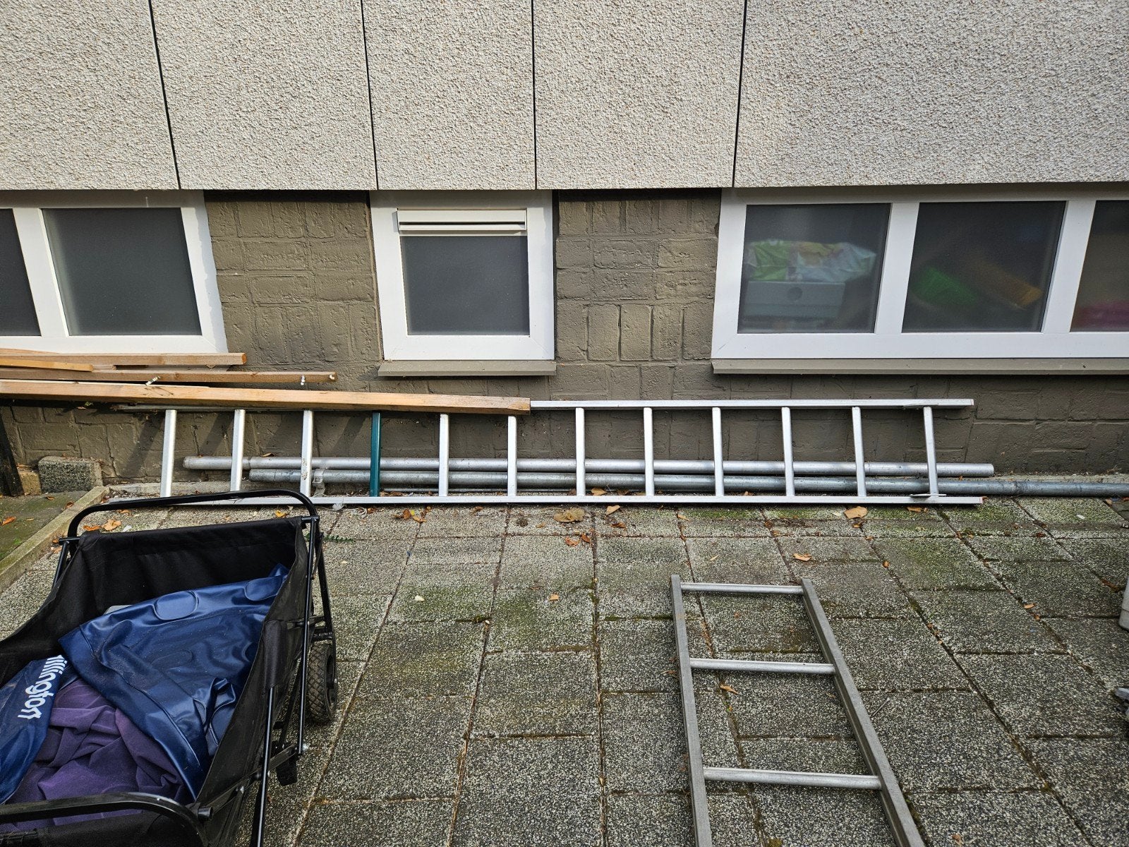 Gebruikte aluminium ladder - 2 tot 4 meter, Doe-het-zelf en Verbouw, Ladders en Trappen, Ophalen of Verzenden