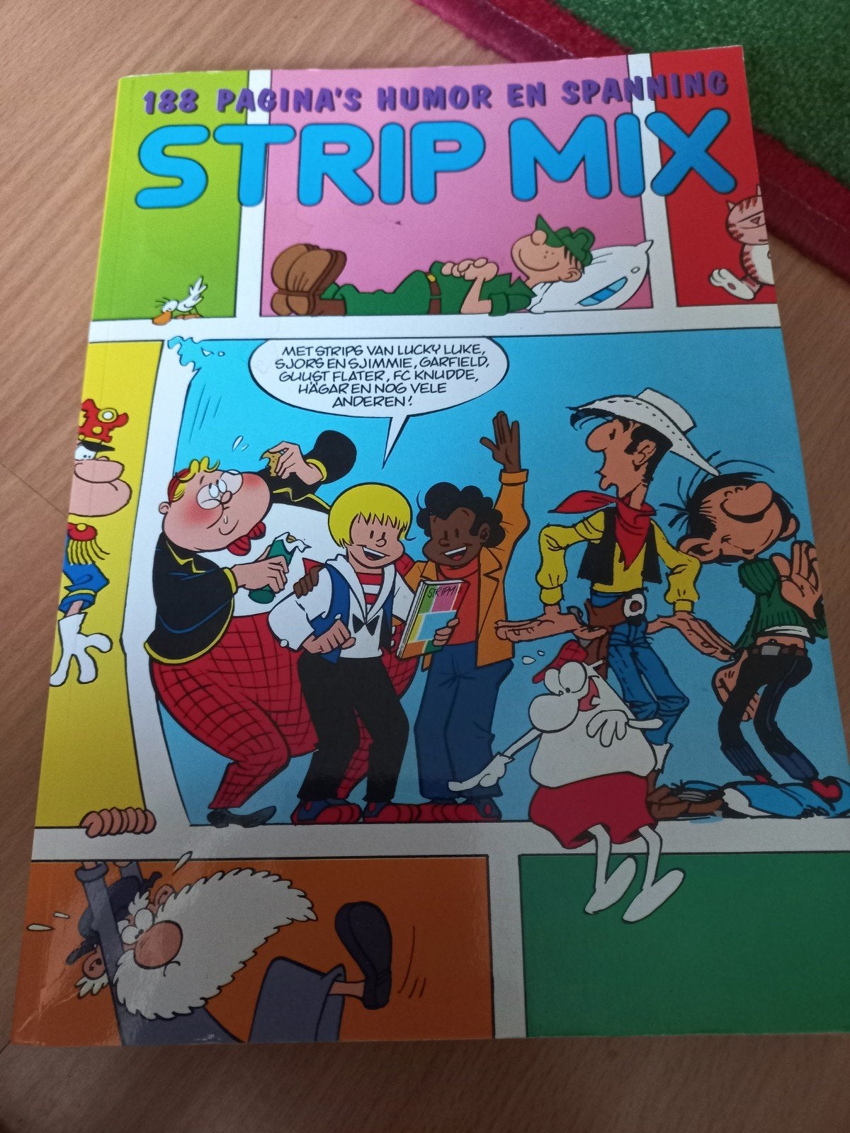 Strip Mix: 188 Pagina's Humor en Spanning, Boeken, Eén stripboek, Ophalen of Verzenden, Zo goed als nieuw, Diverse auteurs