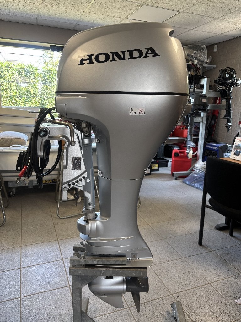 Honda BF15 Buitenboordmotor – 15 PK – Bouwjaar 2020, Watersport en Boten, Buiten- en Binnenboordmotoren, Ophalen, 10 tot 30 pk