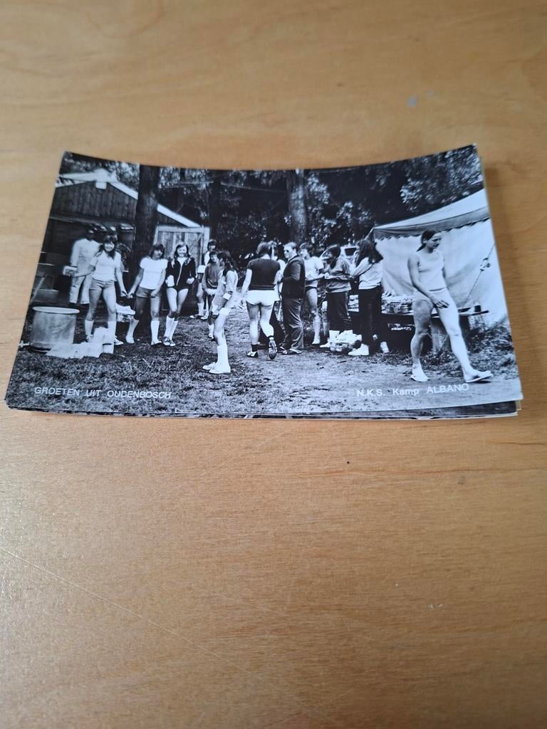 Groeten uit Oudenbosch N.K.S. Kamp Albano, Verzamelen, Ansichtkaarten | Nederland, Ophalen of Verzenden, 1960 tot 1980, Ongelopen