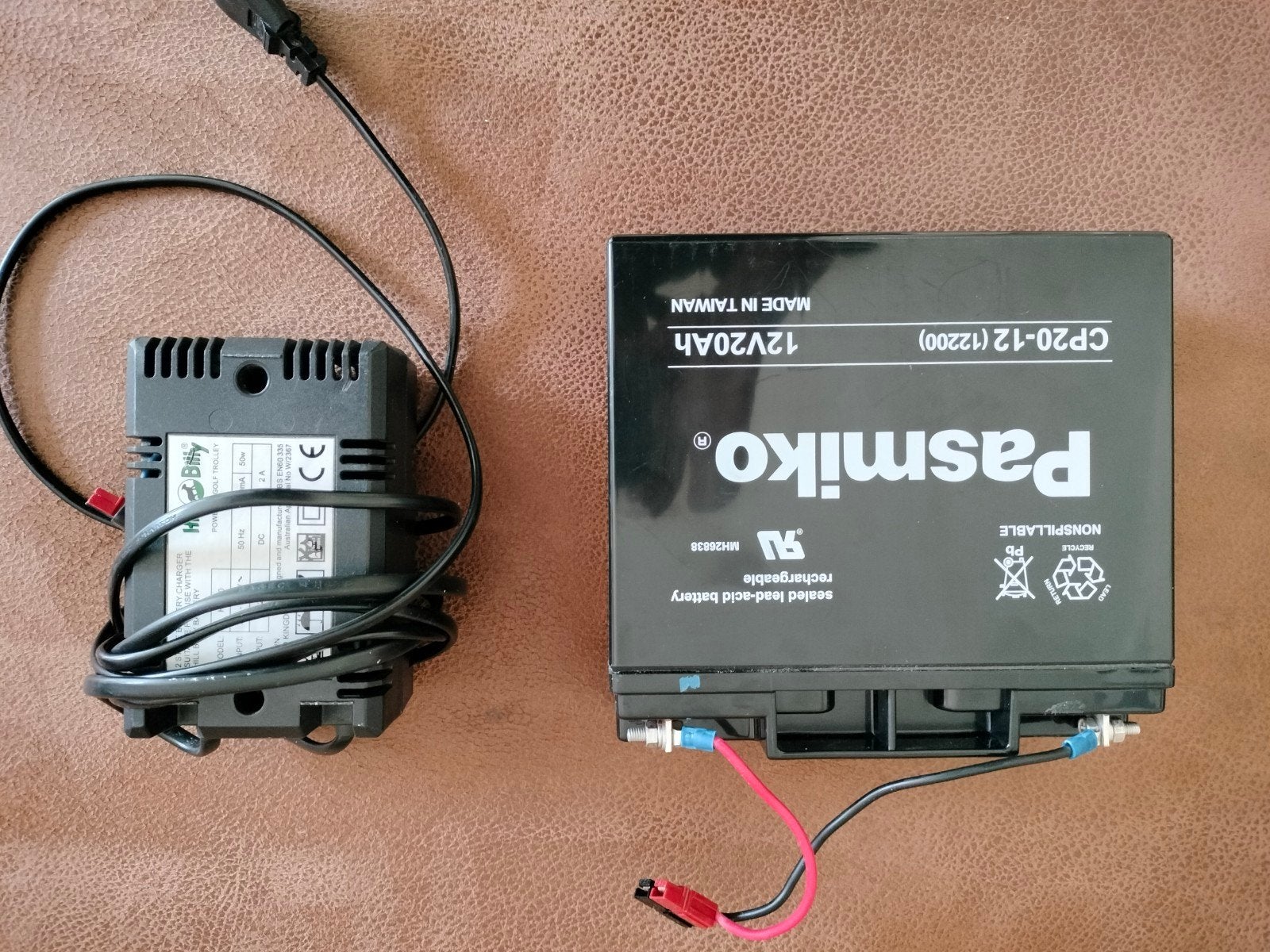 Pasmiko 12V 20Ah loodaccu met lader, Ophalen of Verzenden, Zo goed als nieuw
