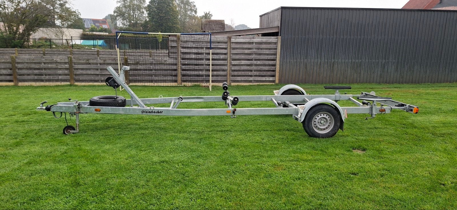 Steinsbacher Boottrailer 1800kg, Watersport en Boten, Minder dan 1500 kg, Verstelbare verlichting, Sloepentrailer, 6 tot 9 meter