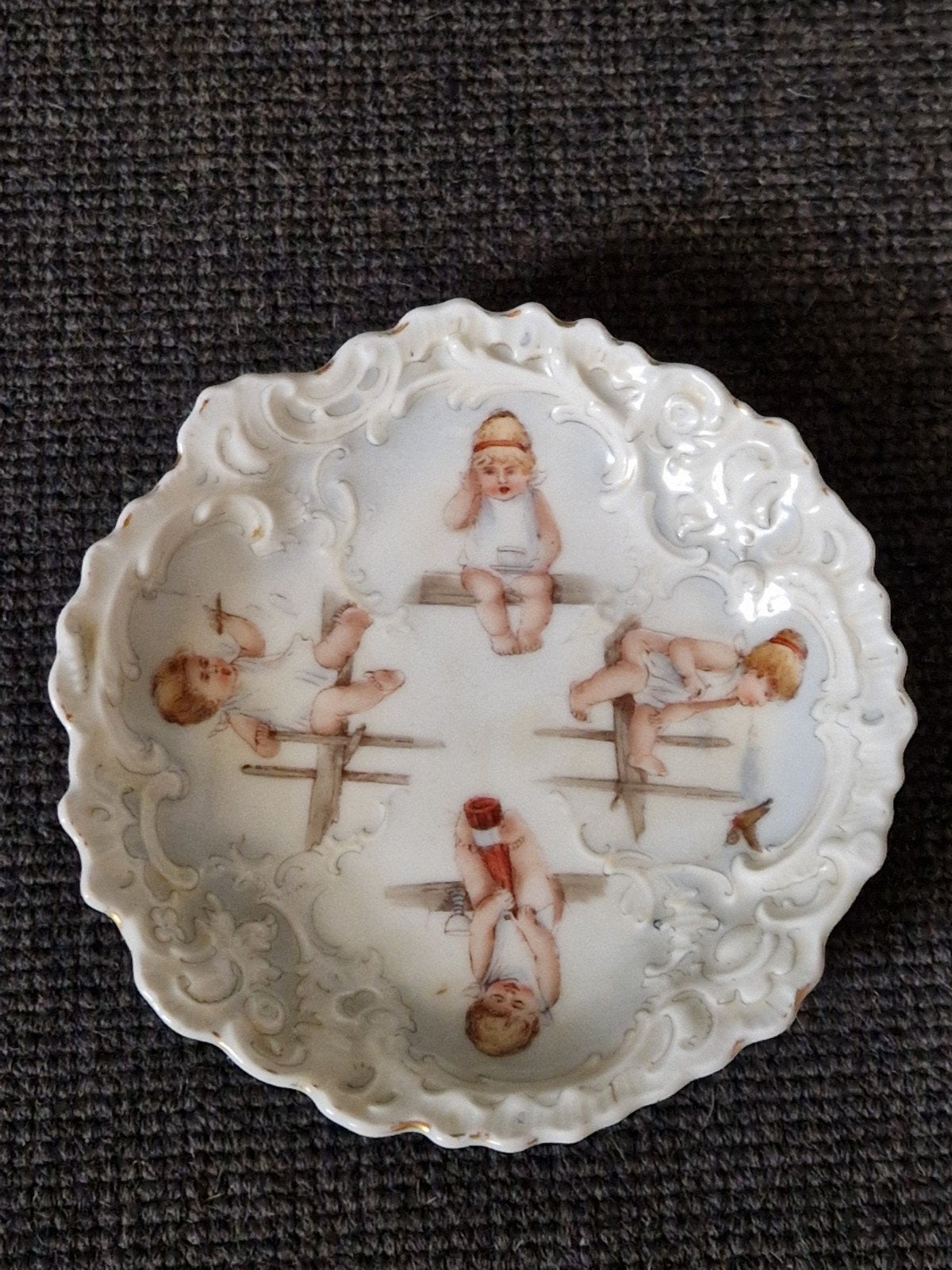 Antiek KPM Porseleinen Schaaltje(Stouten Baby kinderen), Antiek en Kunst, Ophalen of Verzenden
