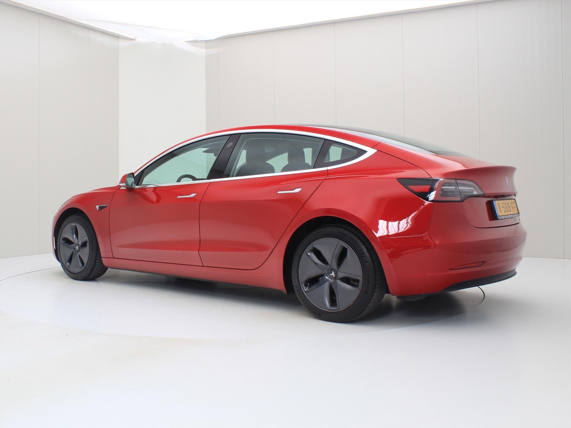 Tesla Model 3 Standard RWD Plus 89% SoH [ LFP-ACCU+AUTOPILOT, Automaat, Achterwielaandrijving, Gebruikt, Zwart