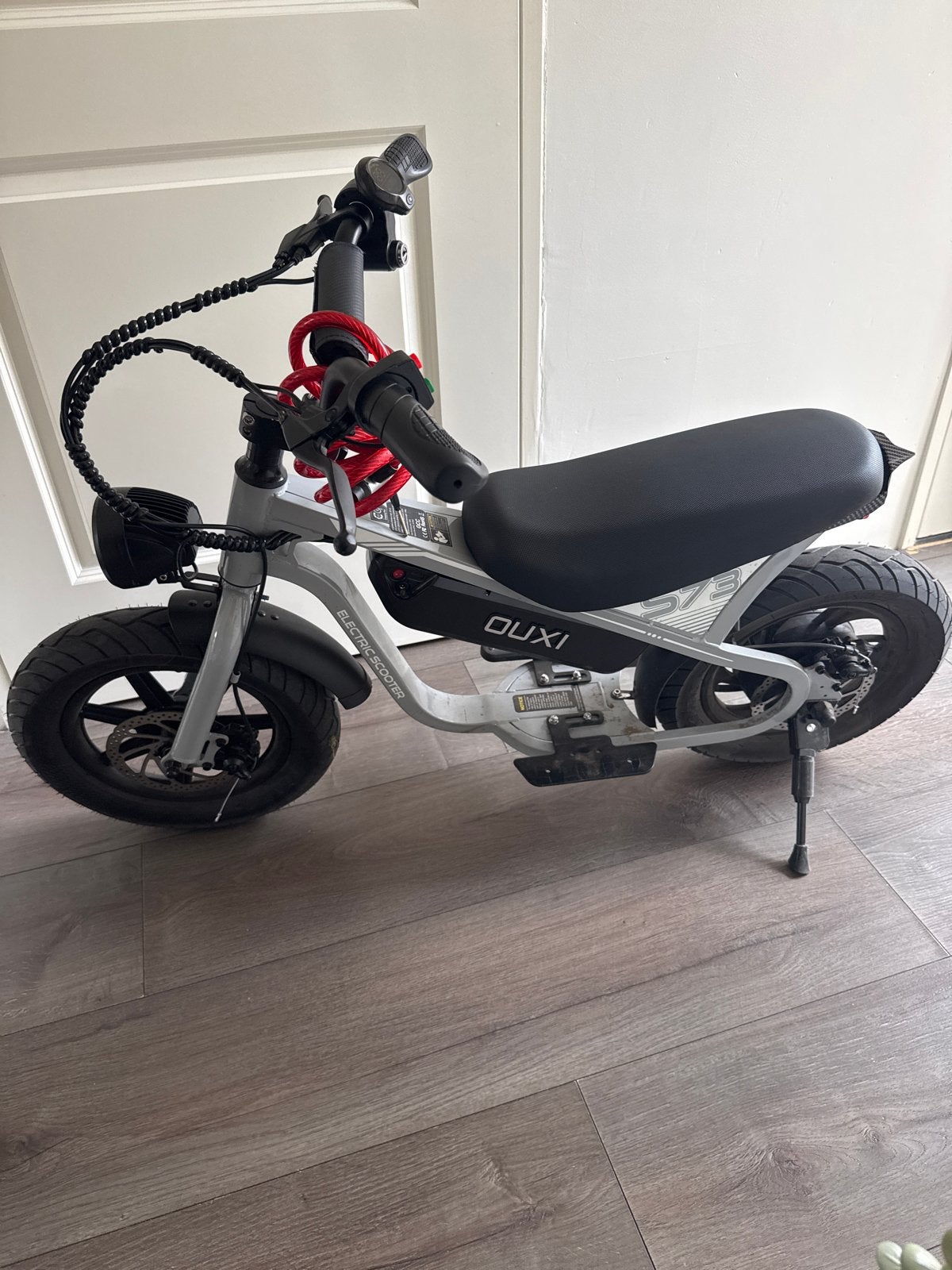 Ouxi V8 Elektrische Scooter - Zo goed als nieuw, Fietsen en Brommers, Ophalen of Verzenden, Zo goed als nieuw, Elektrische step (E-scooter)