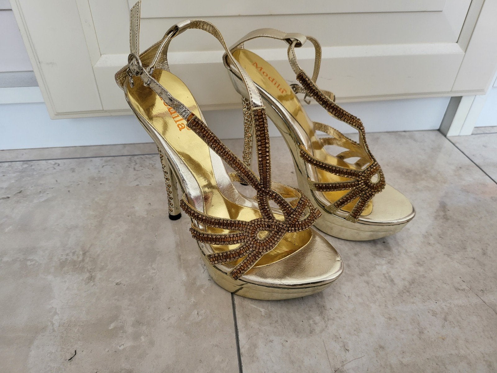 Gouden en zilveren sandalen met hoge hakken strass, Ophalen of Verzenden, Gedragen, Schoenen met hoge hakken