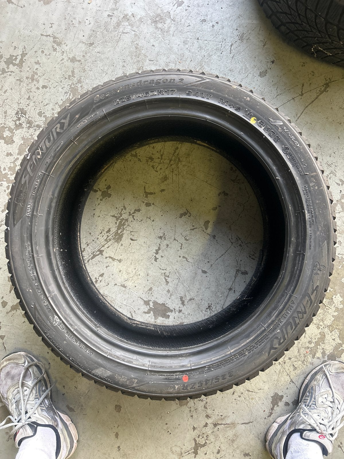 Senzury All Season band 225/45R17 met 7mm profiel, Ophalen, Gebruikt