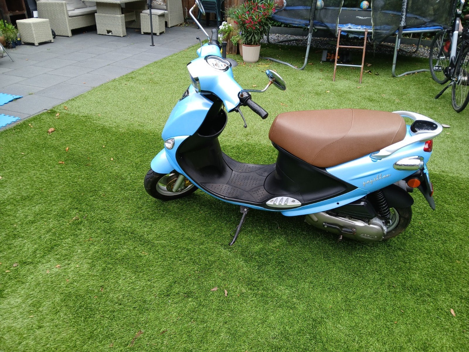 Beeline Papillon 25 2-takt scooter uit 2011 met nieuwe accu, Gebruikt, Benzine, Ophalen, Overige merken