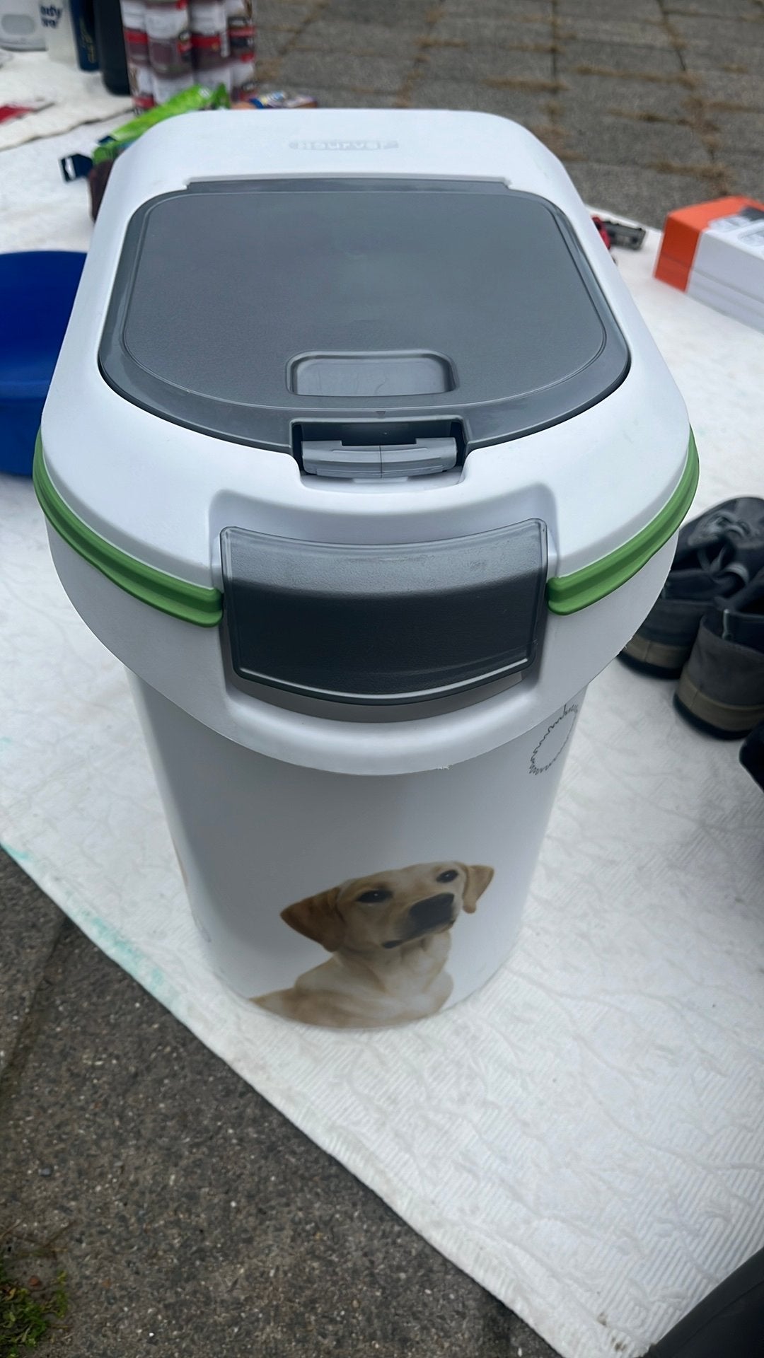 Voerbak hondenbrokken tot 12 kg, Dieren en Toebehoren, Ophalen of Verzenden, Hond