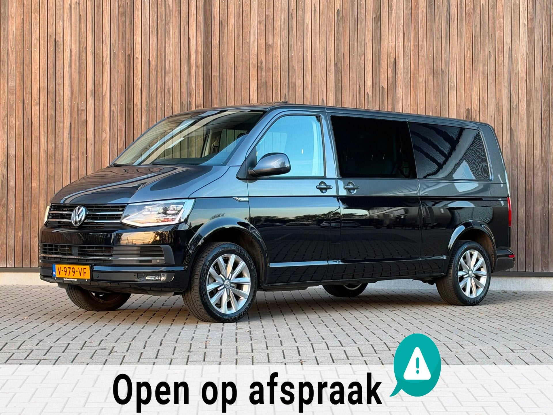 Volkswagen Transporter 2.0 TDI L2H1 DC Business Highline, Auto's, 15 km/l, Gebruikt, 4 cilinders, 2500 kg