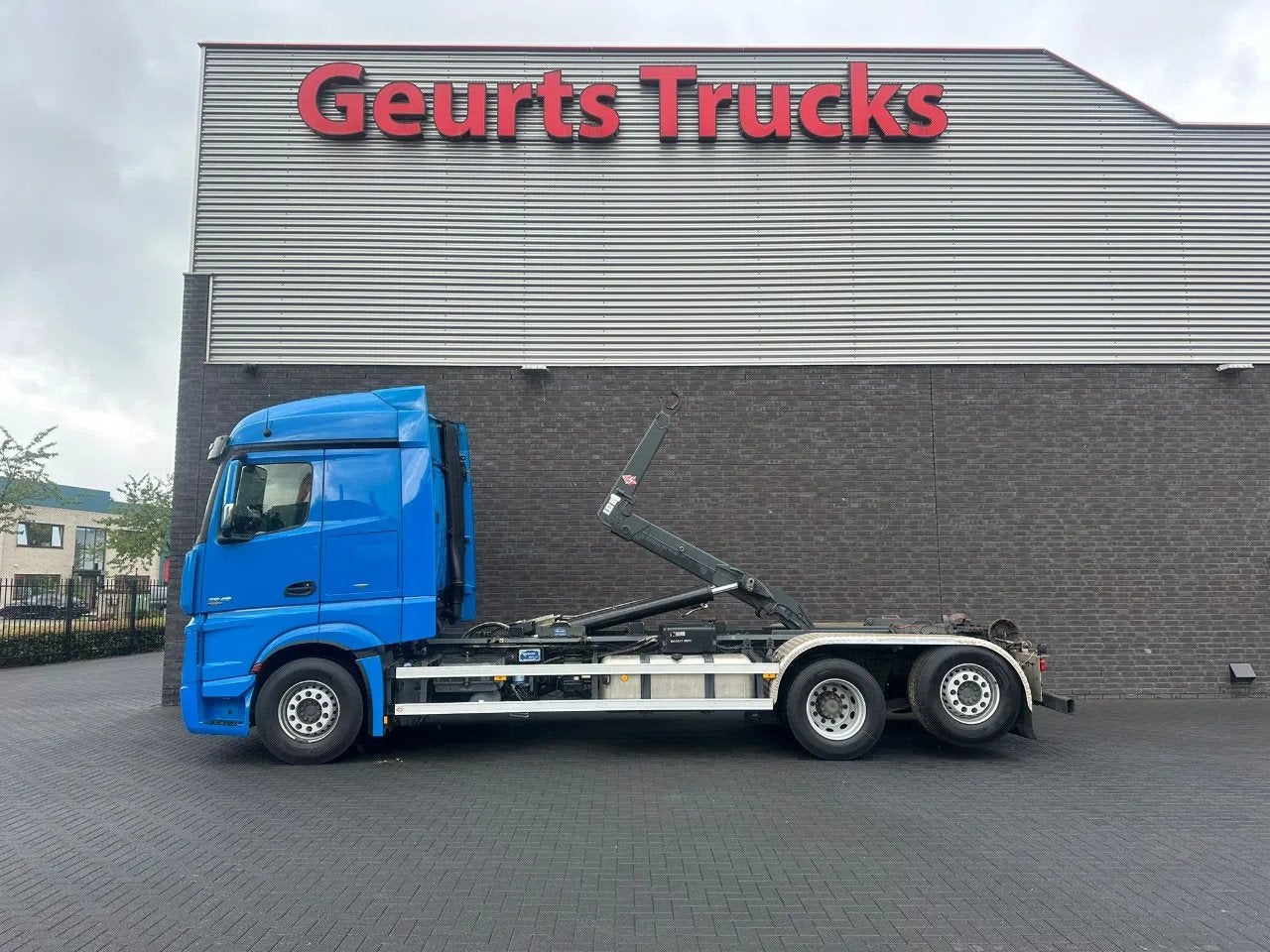 Mercedes-Benz Actros 2545 6X2 MET HIAB MULTILIFT XR21S61 HAA, Automaat, Euro 6, Blauw, Bedrijf