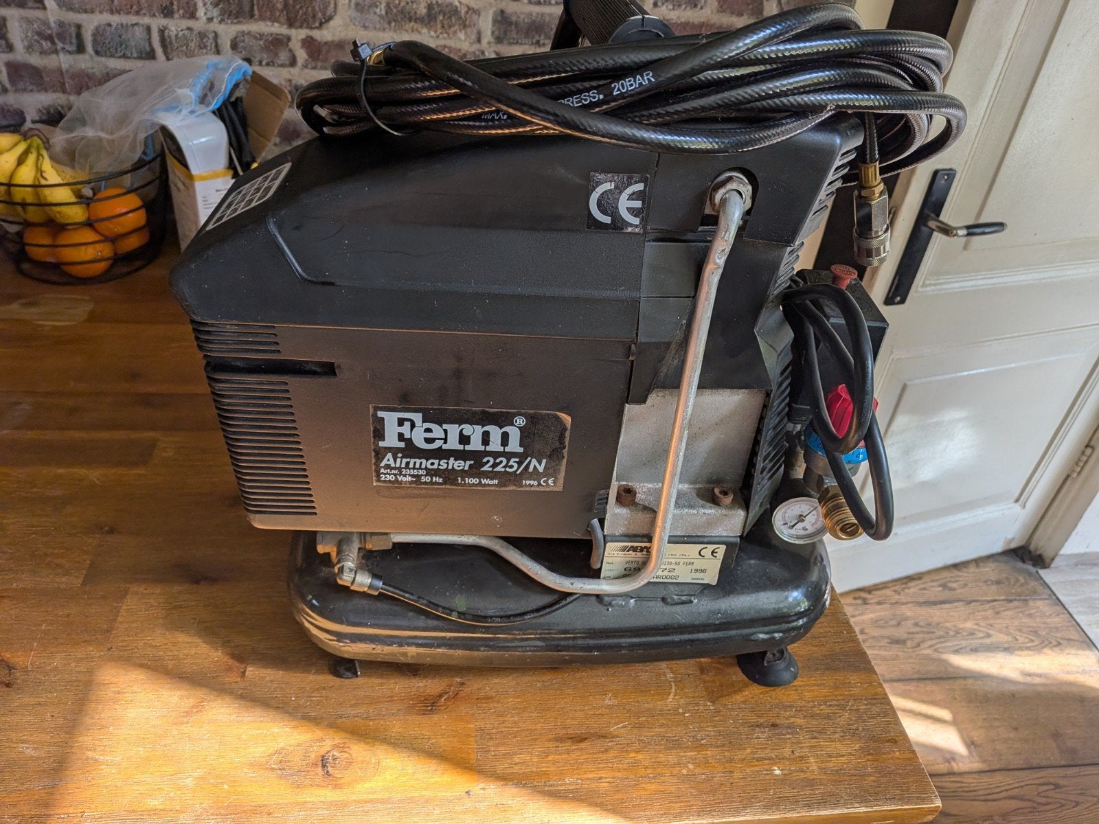 Ferm Airmaster 225/N Compressor met Luchtslang, Doe-het-zelf en Verbouw, Minder dan 25 liter, Ophalen, Gebruikt, Minder dan 200 liter/min