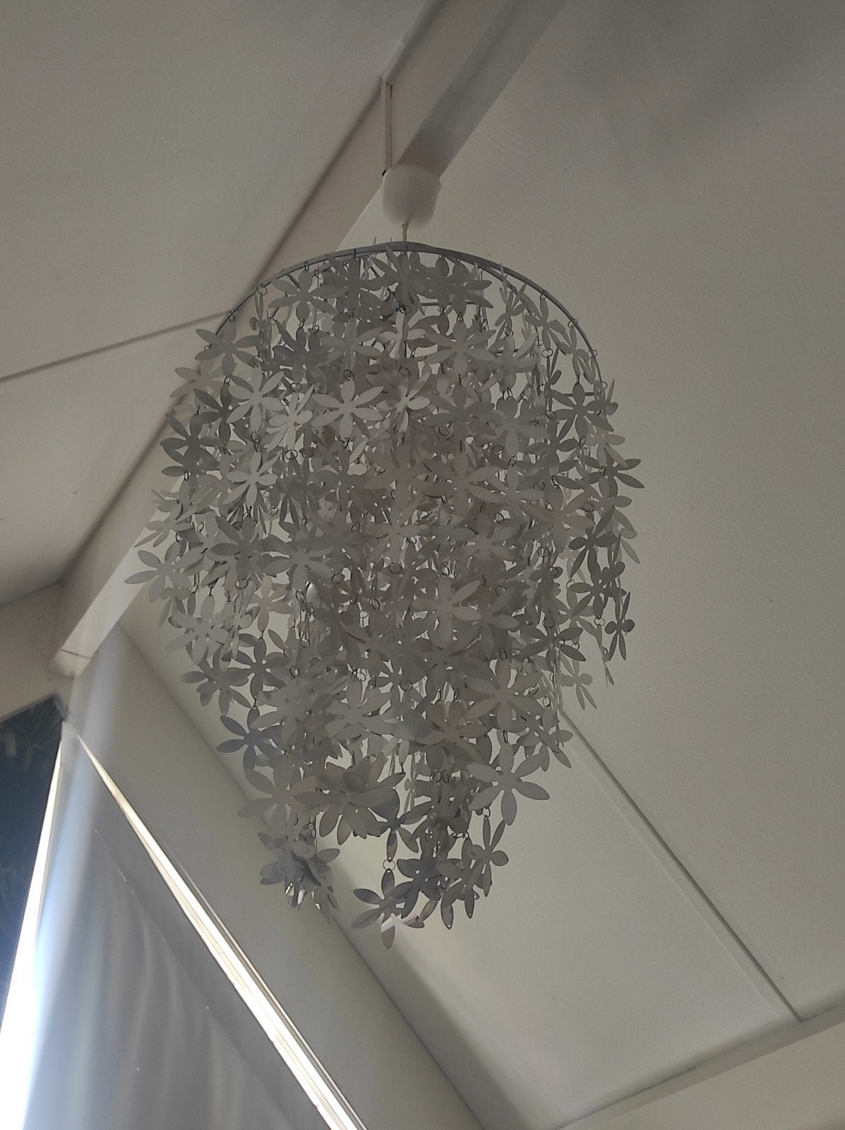 Moderne hanglamp met bloemmotief, Modern, Speels, Zo goed als nieuw, Metaal, E27 (groot)