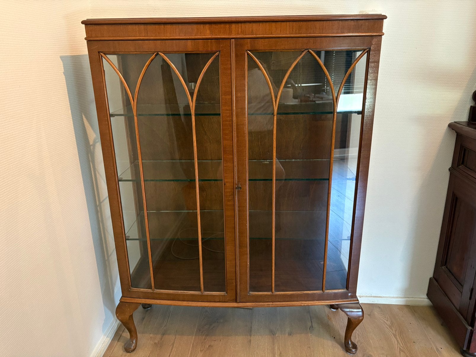 Antieke Engelse  mahonie vitrine kast, Ophalen