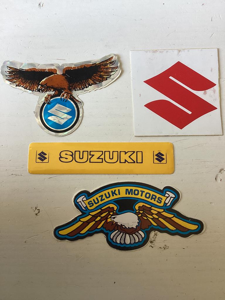 4 stickers Suzuki, Verzenden, Zo goed als nieuw, Auto of Motor