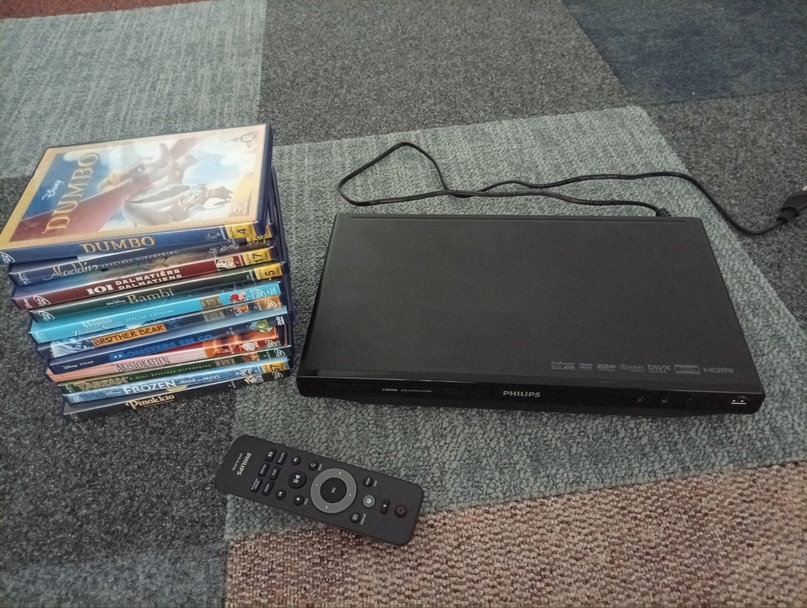 Philips DVD-speler met afstandsbediening + 11 Disney DVD's, Gebruikt, Animatie, Verzamelbox, Alle leeftijden